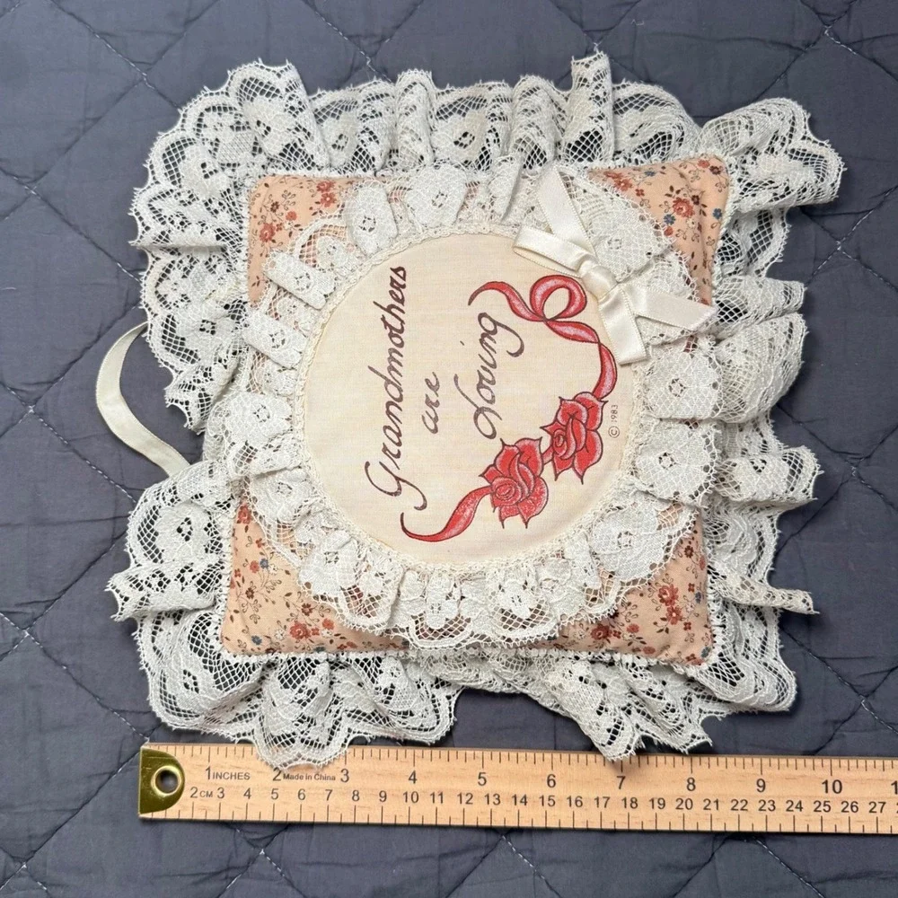 Vintage 1983 Lace Trim Grandma Quote Pillow Cottagecore Wall‎ Decor Shabby Chic